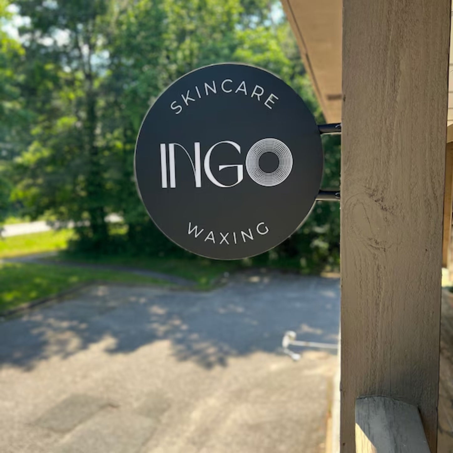 Personalized Custom Blade Sign – Ideal for Retail, Salon, or Boutique Storefronts